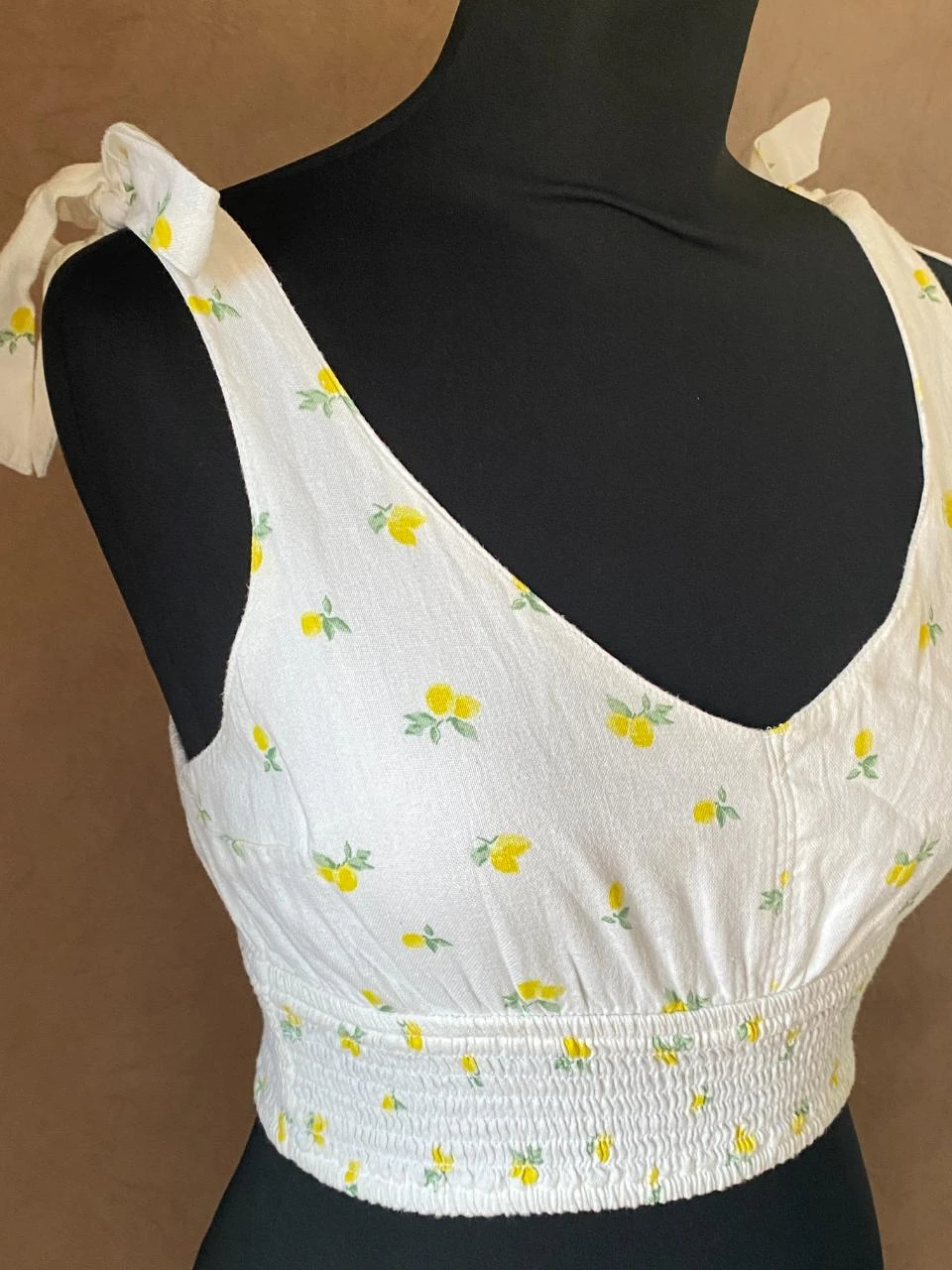 Crop top HOLLISTER blanc imprimé citrons T36 Smocks & bretelles à nouer – Esprit
